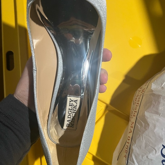 Badgley Mishka pointed toe pump - Picture 9 of 9